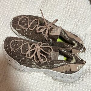 Nike Space Hippie 04